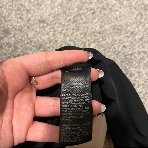 Chicos Zenergy So Slimming Animal-Print Crop Leggings 3 16/18 - Picture 12 of 16